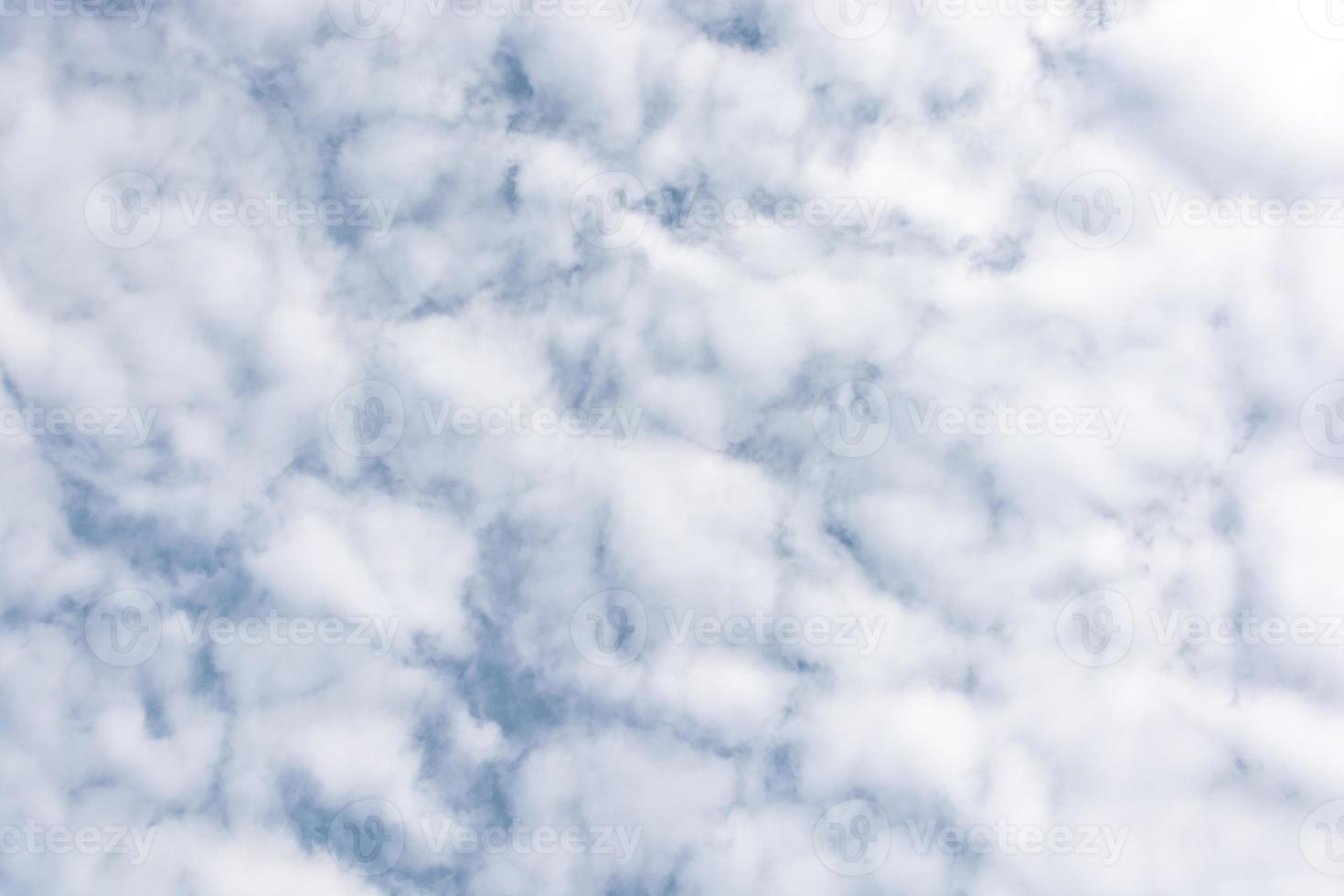 dichte wolken in de lagere atmosfeer foto