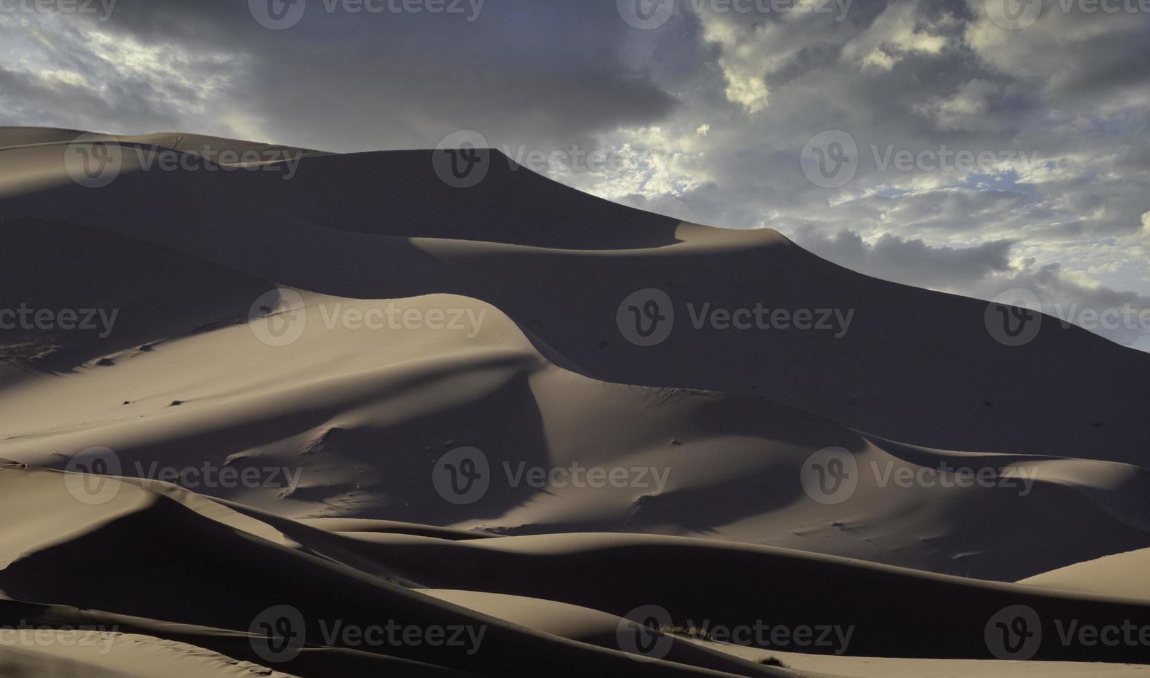sahara zandduinen, marokko foto