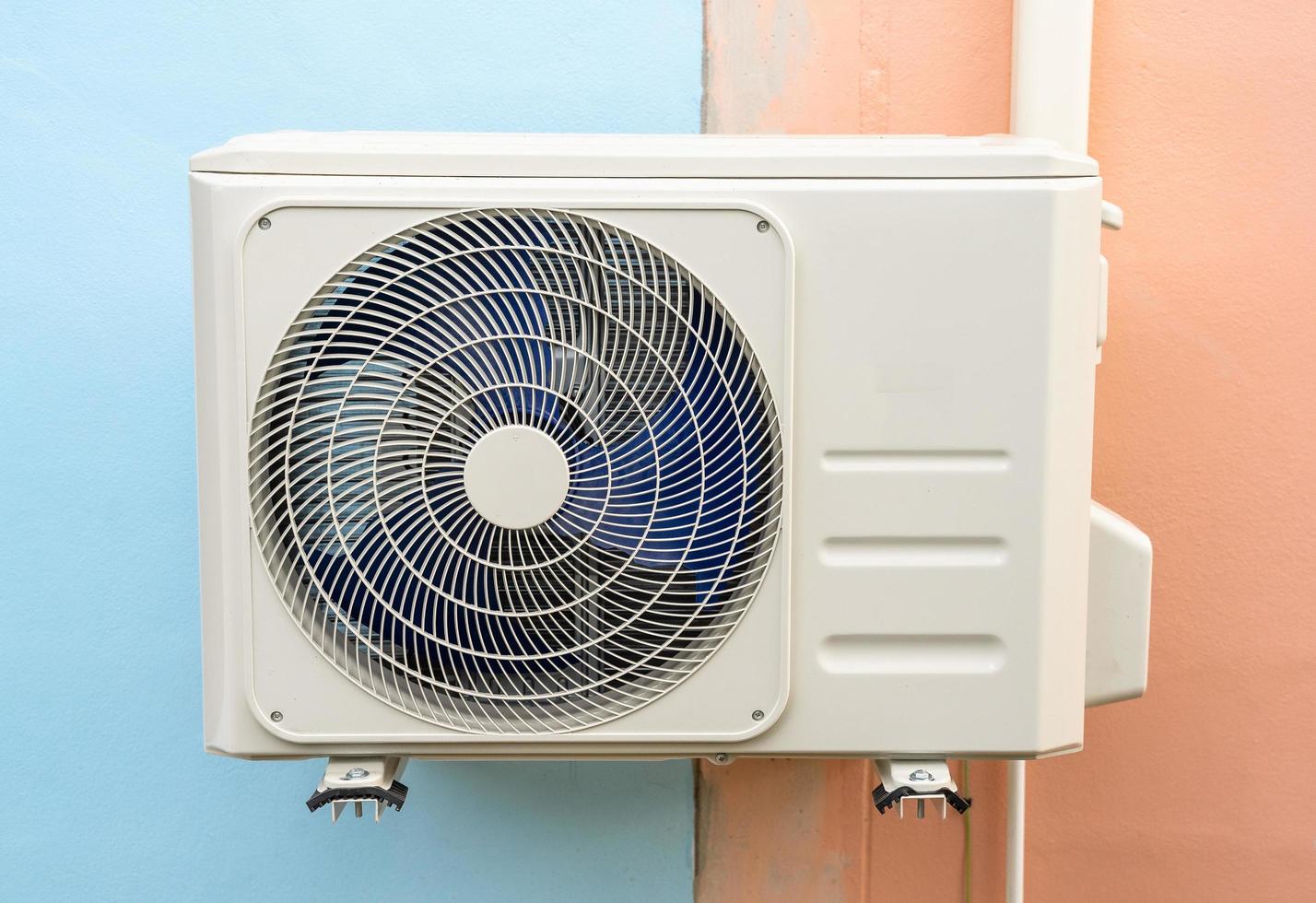 condensatie-eenheid van airconditioningsystemen. foto