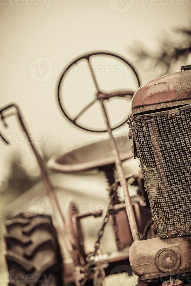 oude rode vintage tractor foto