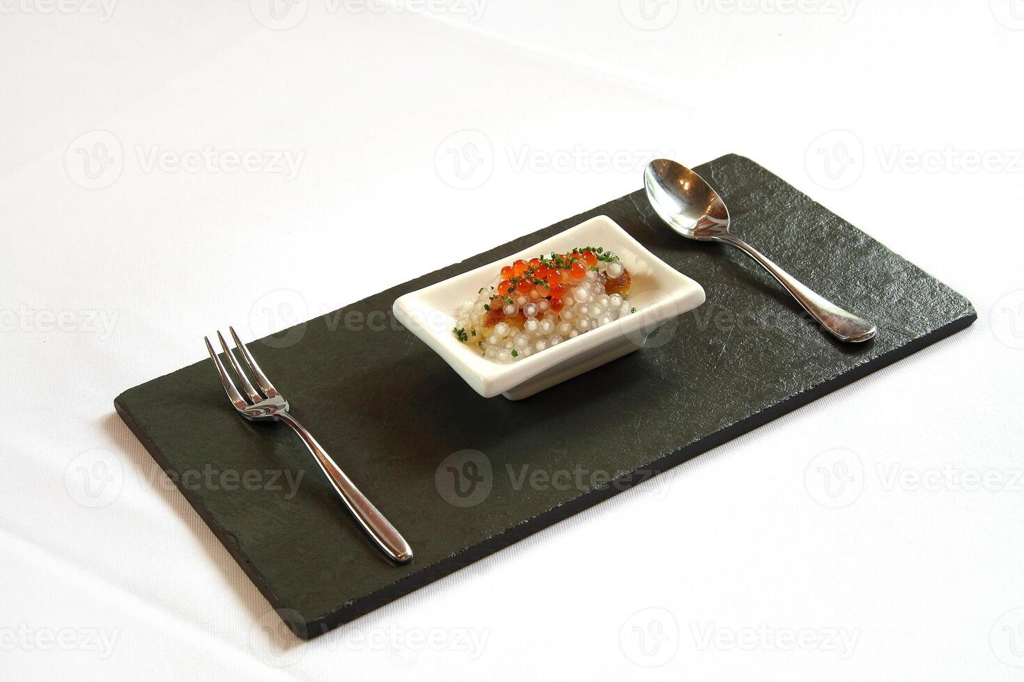 gepaneerd oesters met gemarineerd tapioca foto