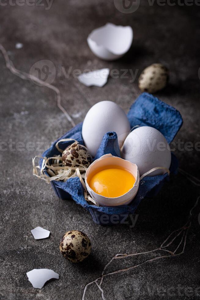 bakken ingrediënten met meel en eieren foto