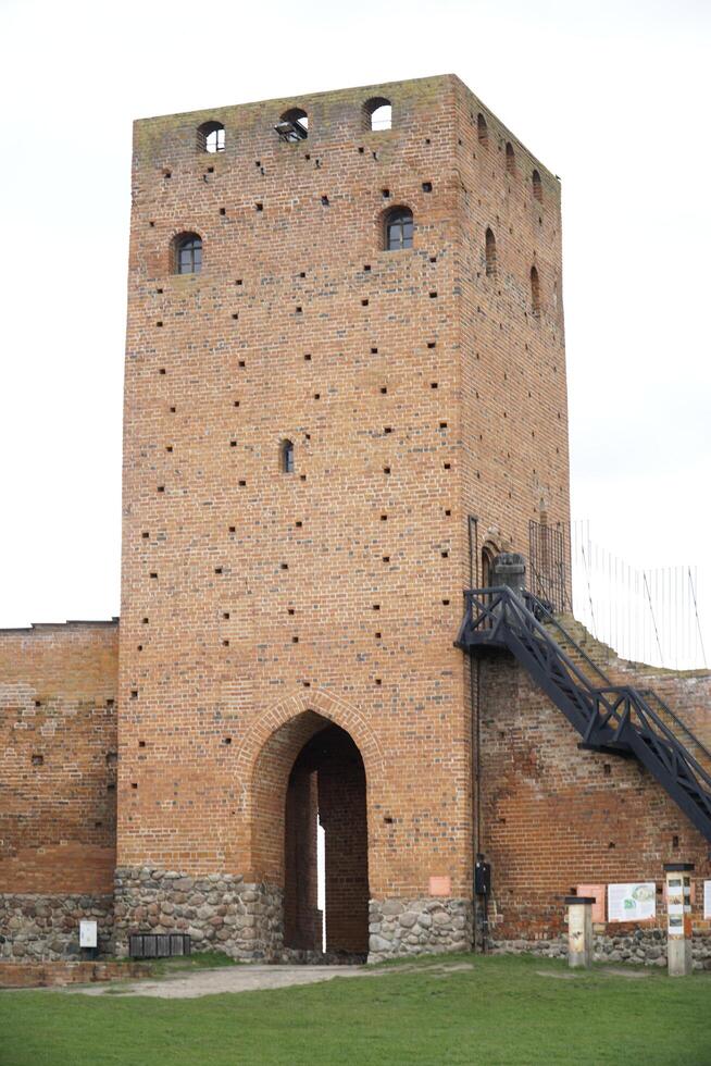 tsjersk, Polen - maart 24e, 2024 - Ingang toren Bij kasteel van de Mazovië hertogen foto