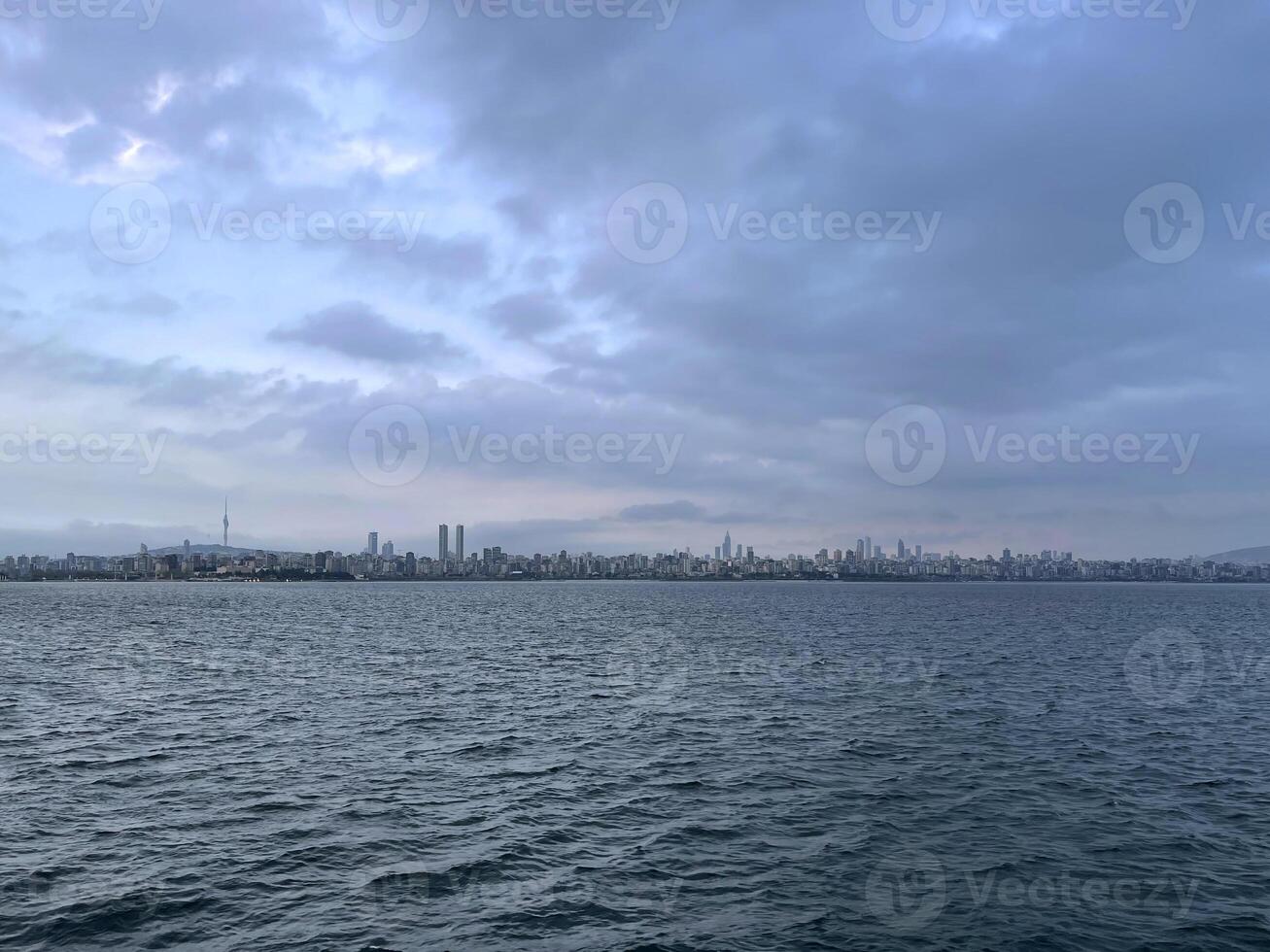 visie van de Aziatisch een deel van Istanbul Bij zonsondergang foto