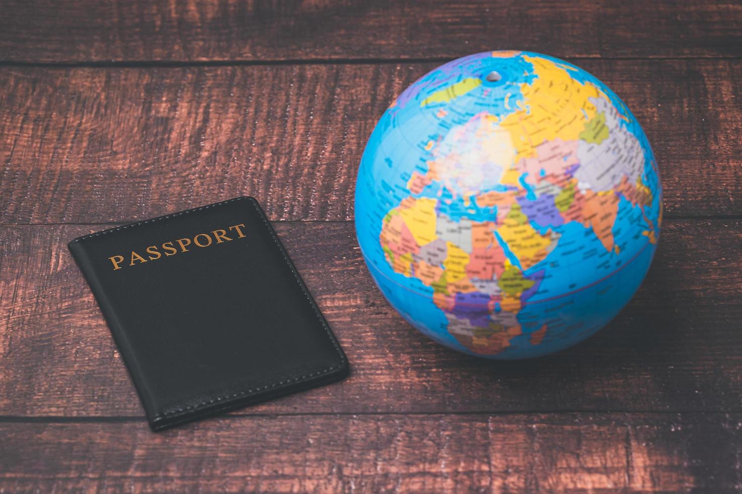 paspoort voorbereiden om te reizen of zaken te doen in het buitenland over de hele wereld foto