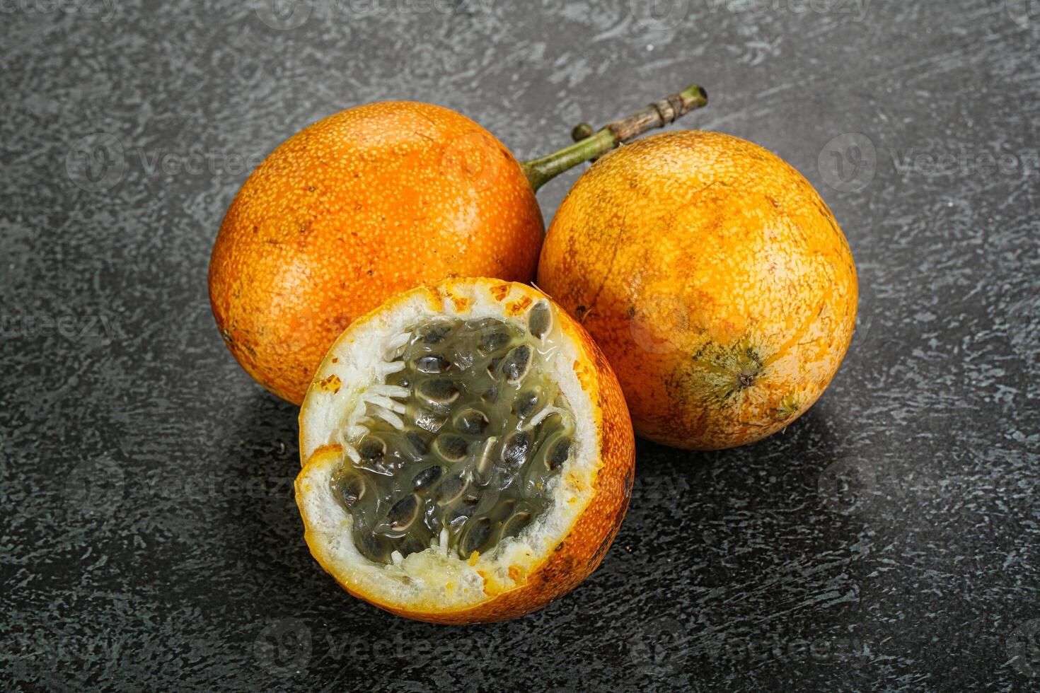 geel tropisch passie fruit - granadilla foto