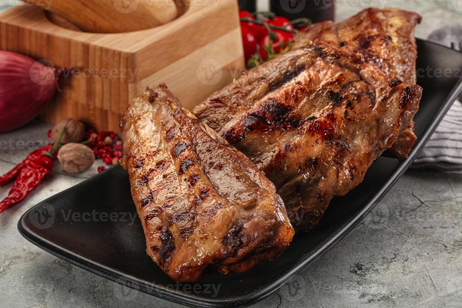 gegrild varkensvlees ribben met specerijen foto
