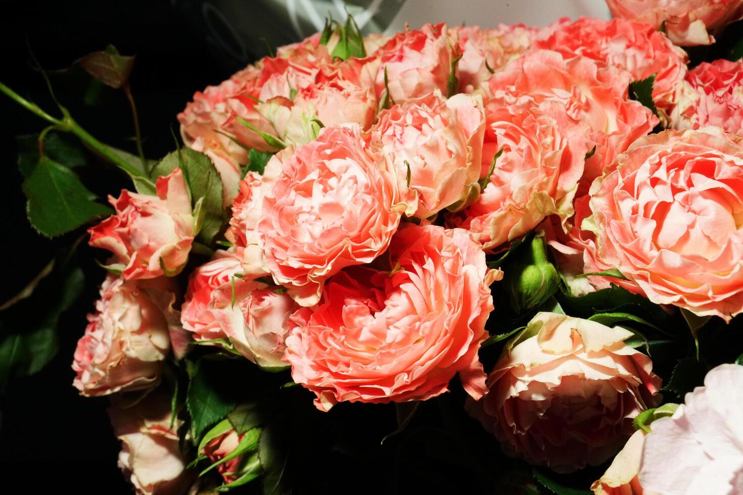 een boeket van bloemen in detailopname foto