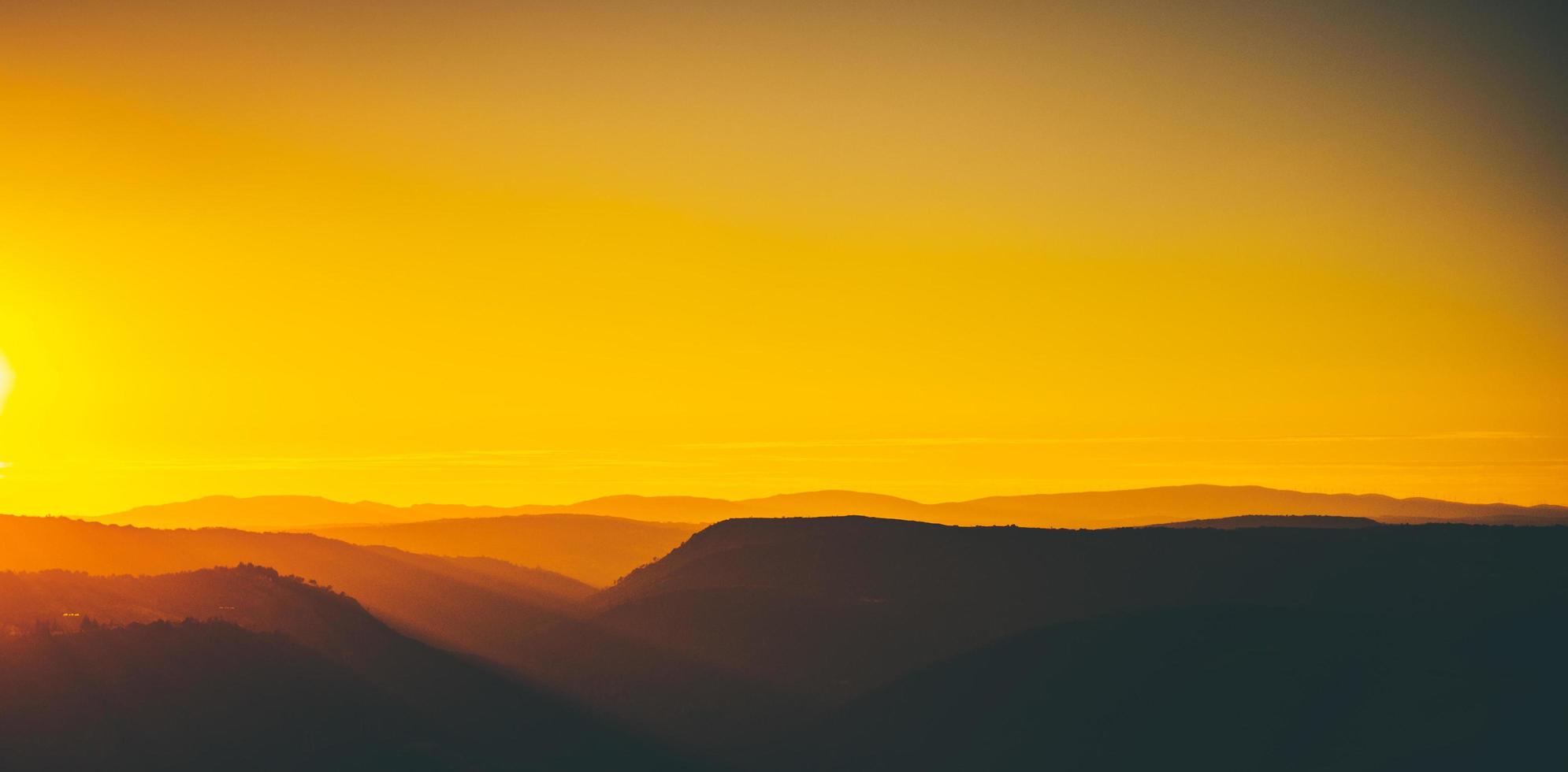 warme zonsondergang zomer foto