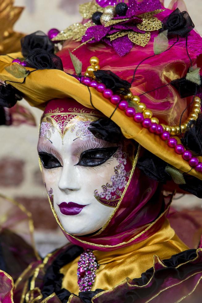 Venetië, Italië, 10 februari 2013 - niet-geïdentificeerde personen met Venetiaans Carnaval-masker in Venetië, Italië. in 2013 wordt het gehouden van 26 januari tot 12 februari. foto