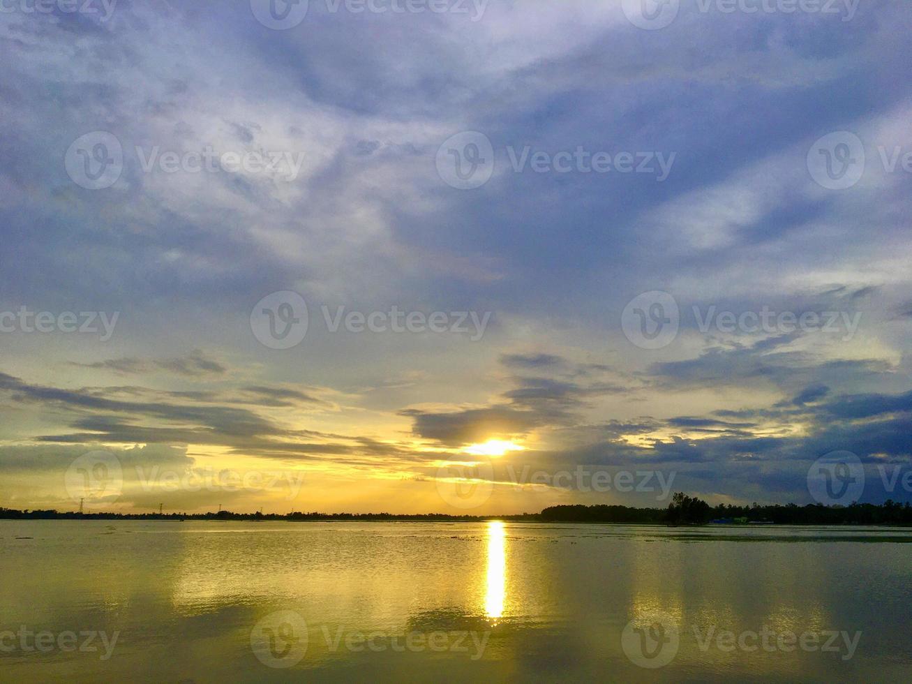 avond reflectie natuurfotografie foto