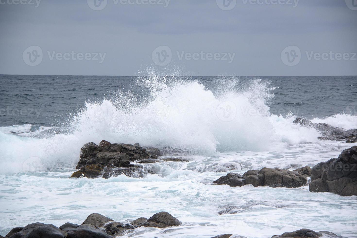 golven in de Atlantische Oceaan foto