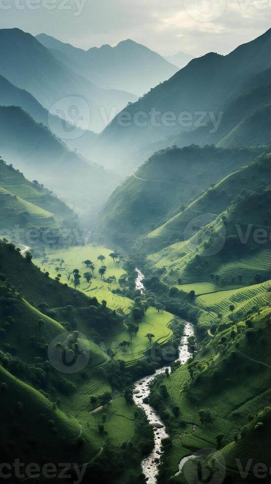 berg landschap in een van de groen platteland foto