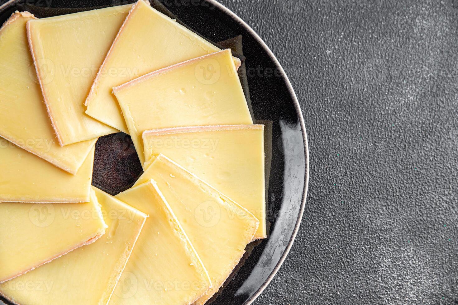 raclette kaas smakelijk aan het eten Koken voorafje maaltijd voedsel tussendoortje Aan de tafel kopiëren ruimte voedsel achtergrond foto