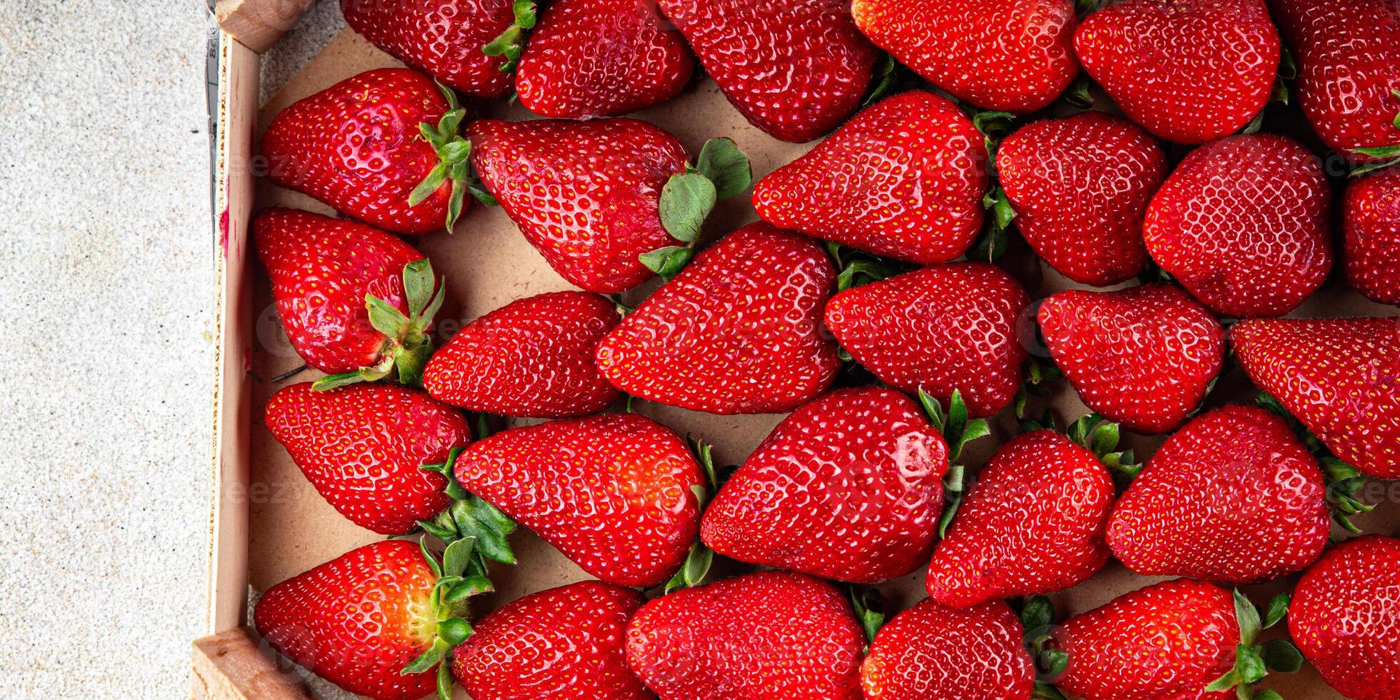 aardbei rood bessen vers rijp fruit voorafje maaltijd voedsel tussendoortje Aan de tafel kopiëren ruimte voedsel foto