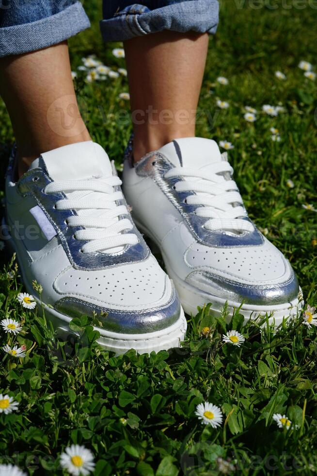 wit sport schoenen een Dames voorjaar verzameling foto