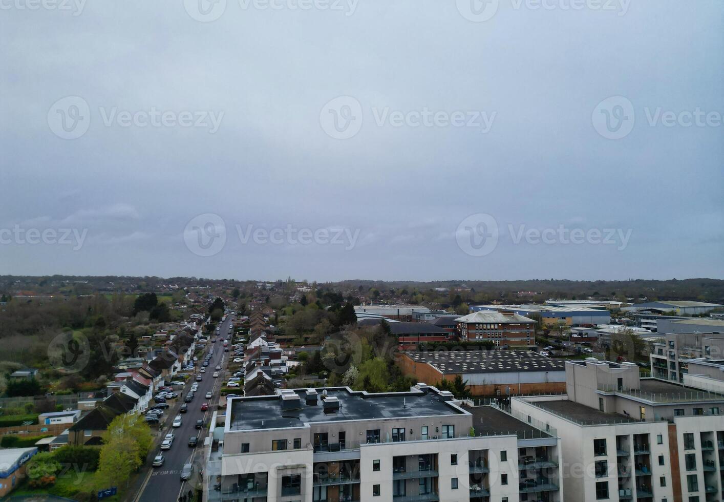 antenne visie van centraal boorhamhout Londen stad van Engeland gedurende bewolkt en regenachtig dag, Engeland uk. april 4e, 2024 foto