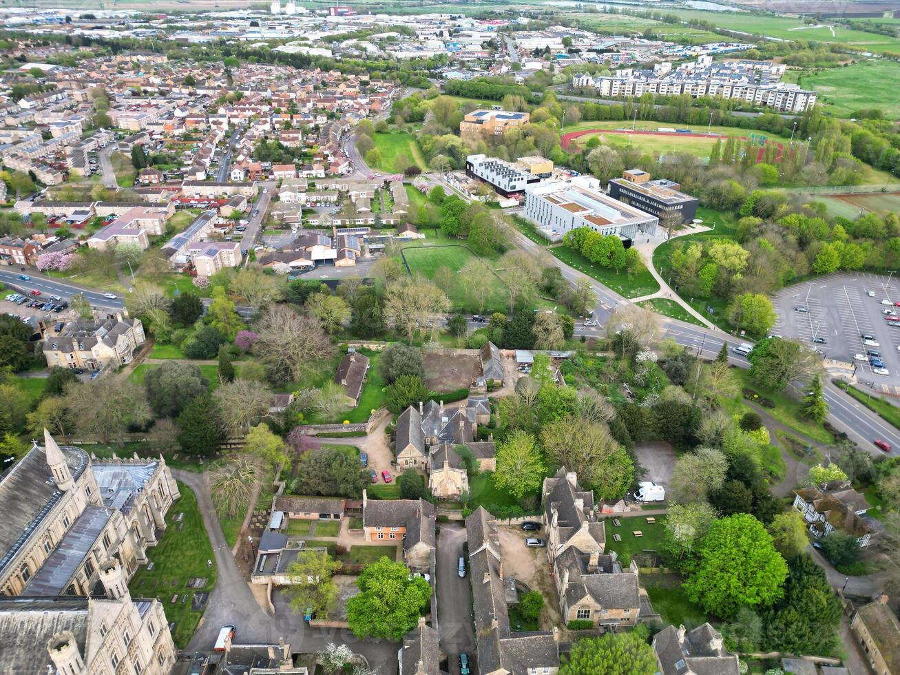 hoog hoek visie van centraal peterborough stad van Engeland Verenigde koninkrijk. april 11e, 2024 foto