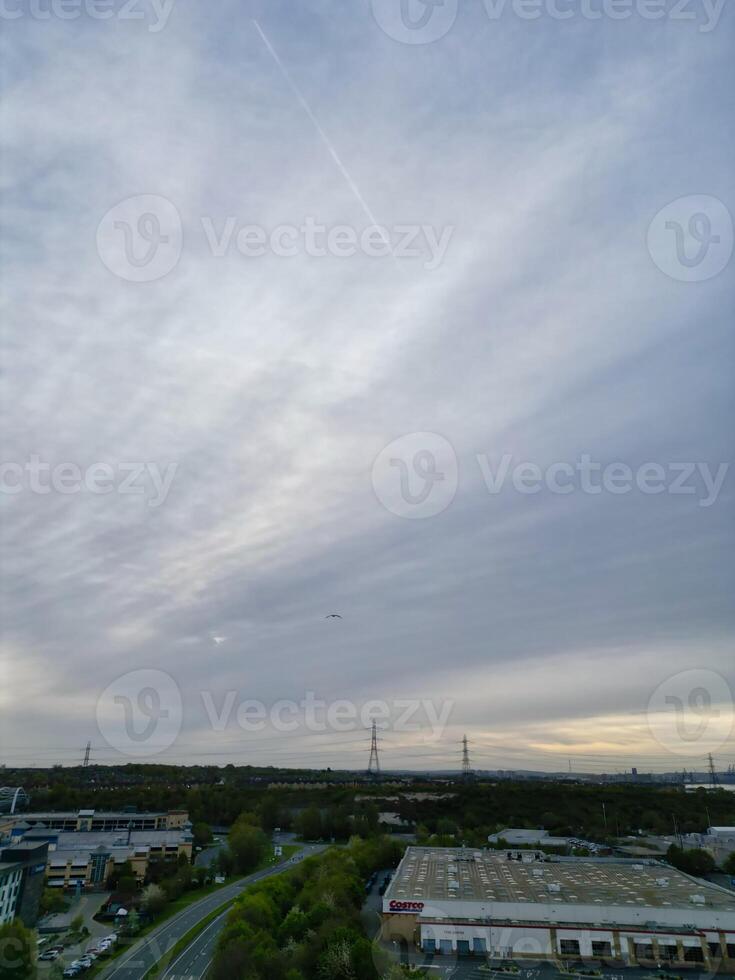 antenne visie van centraal dartford Londen stad van Engeland Verenigde koninkrijk, april 14e, 2024 foto