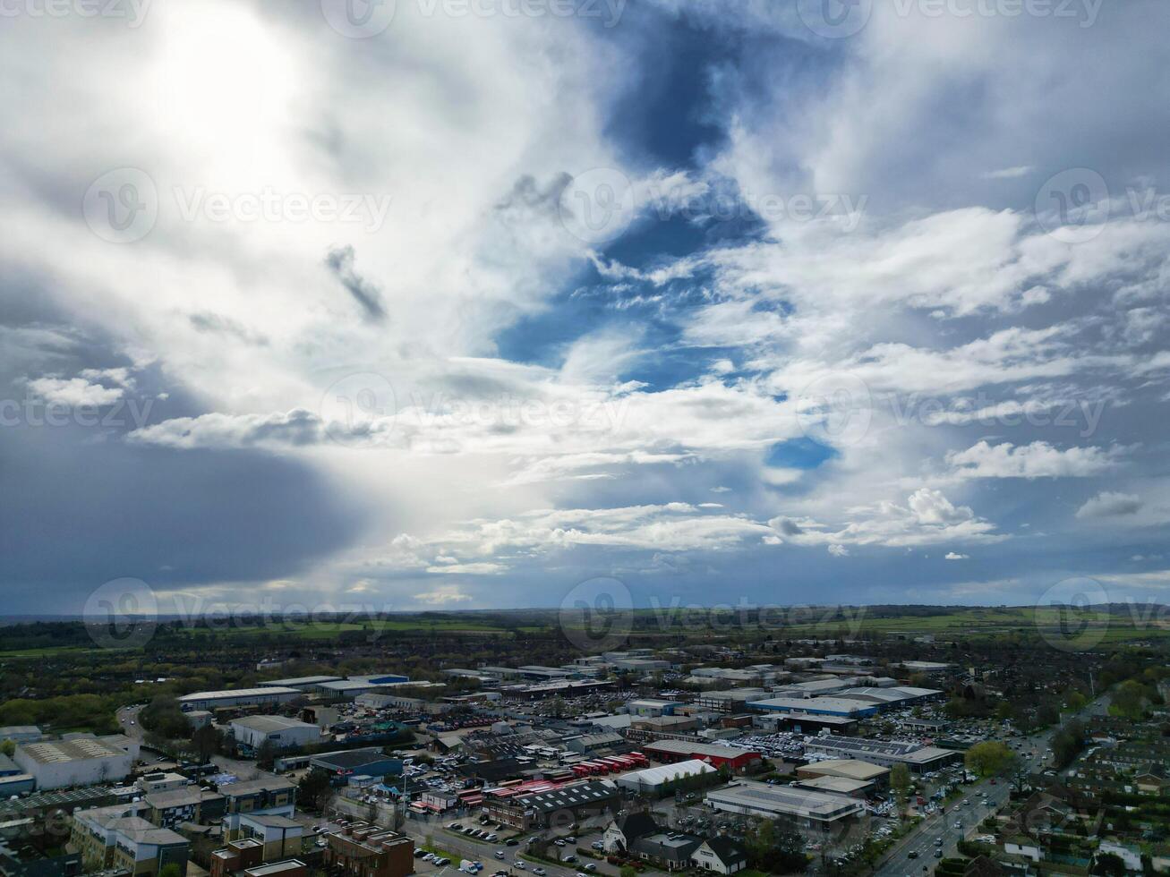 antenne visie van centraal aylesbury stad- van Engeland Verenigde koninkrijk. april 1e, 2024 foto