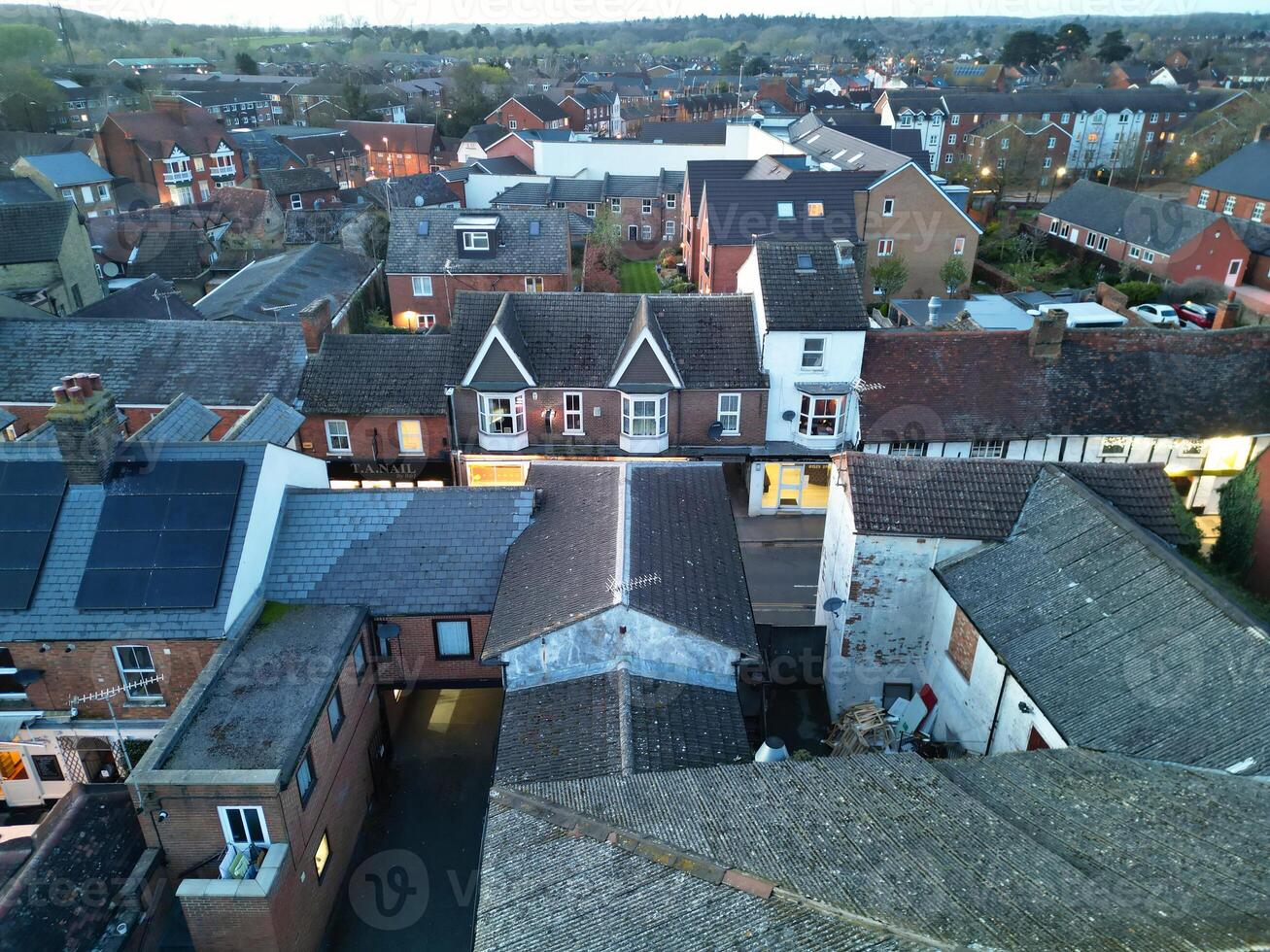 antenne visie van centraal leighton buizerd stad- van Engeland Super goed Brittannië. maart 29e, 2024 foto