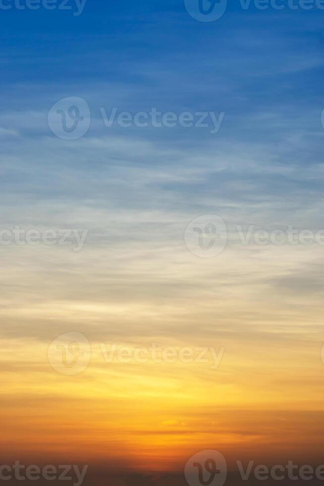 zonsondergang lucht Aan de meer foto
