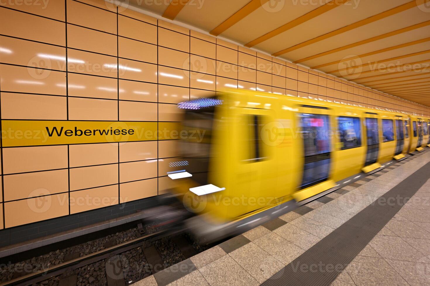 weberwiese station - berlijn, Duitsland foto