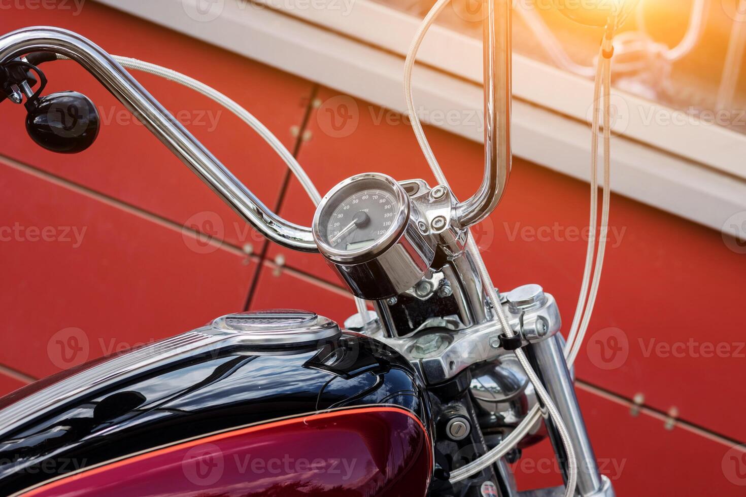 snelheidsmeter van klassiek motorfiets foto