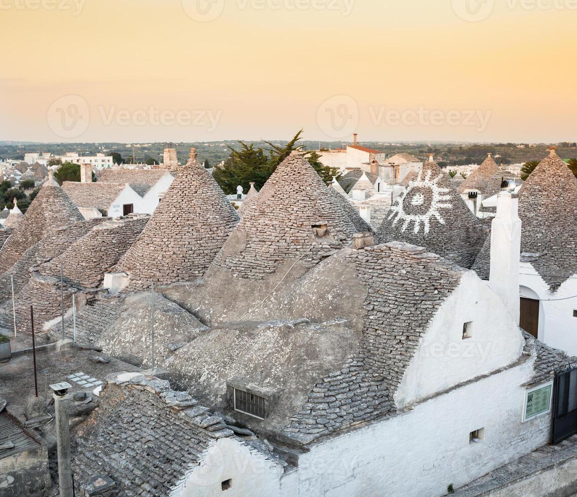 trulli, de typisch oud huizen in alberobello. foto