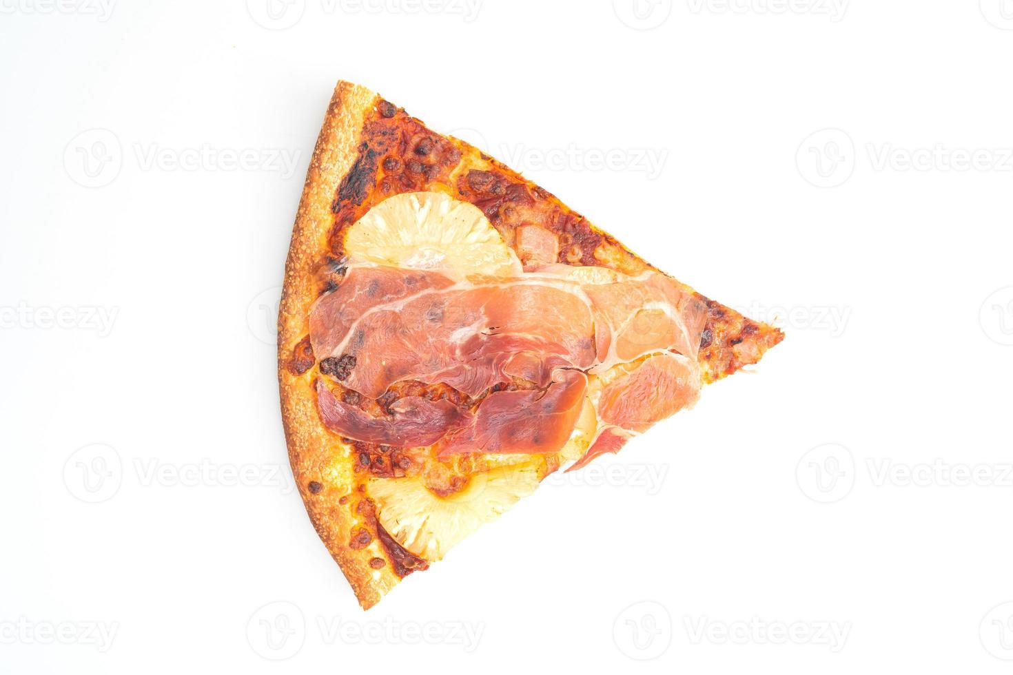 pizza met prosciutto of parmaham pizza op witte achtergrond foto