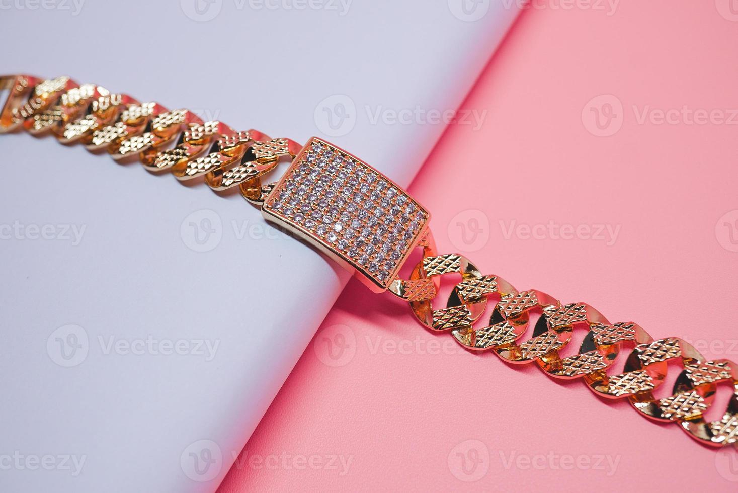 foto van armband voor volwassen dames met diamanten doos