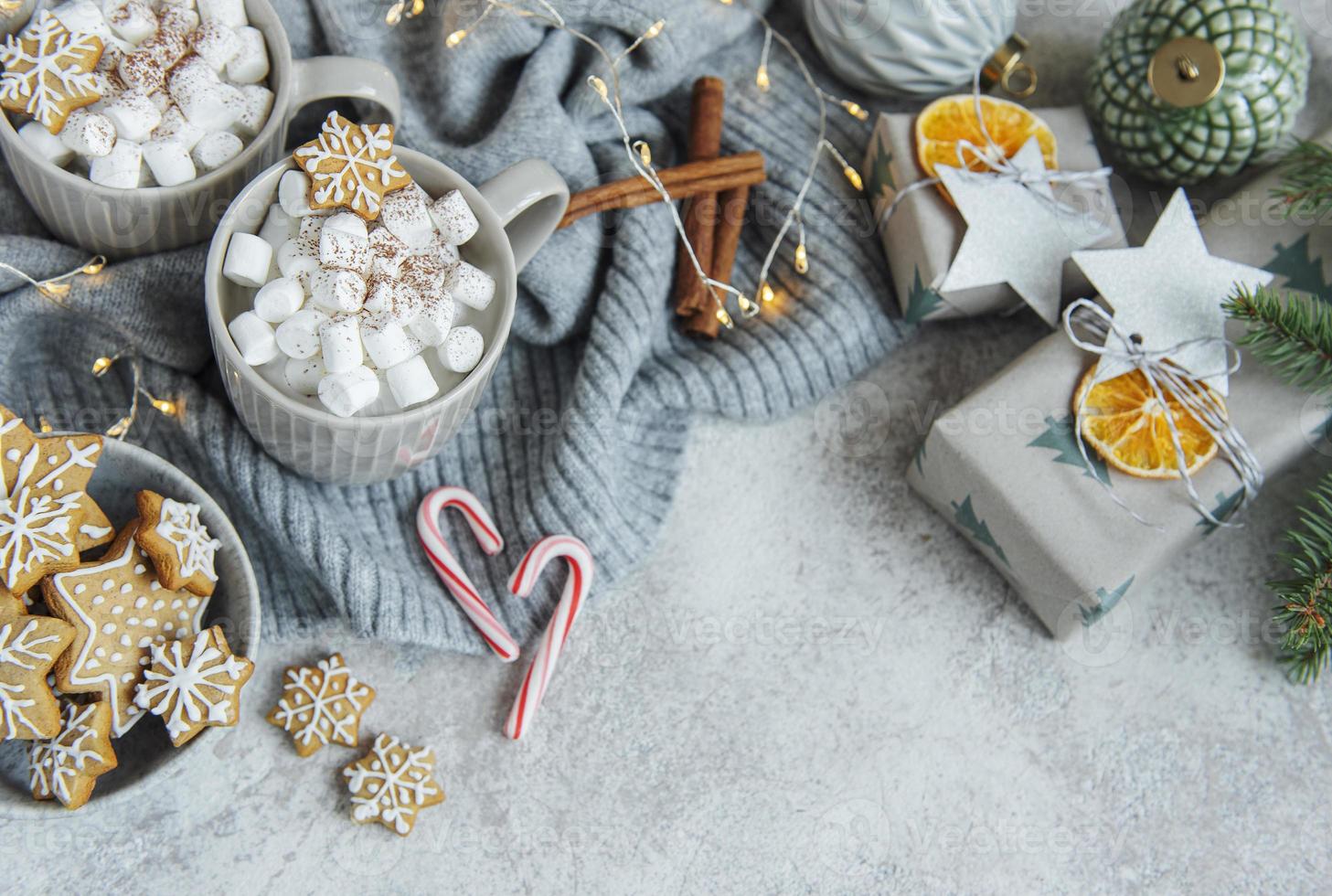 warme chocolademelk met marshmallows, warme gezellige kerstdrank foto