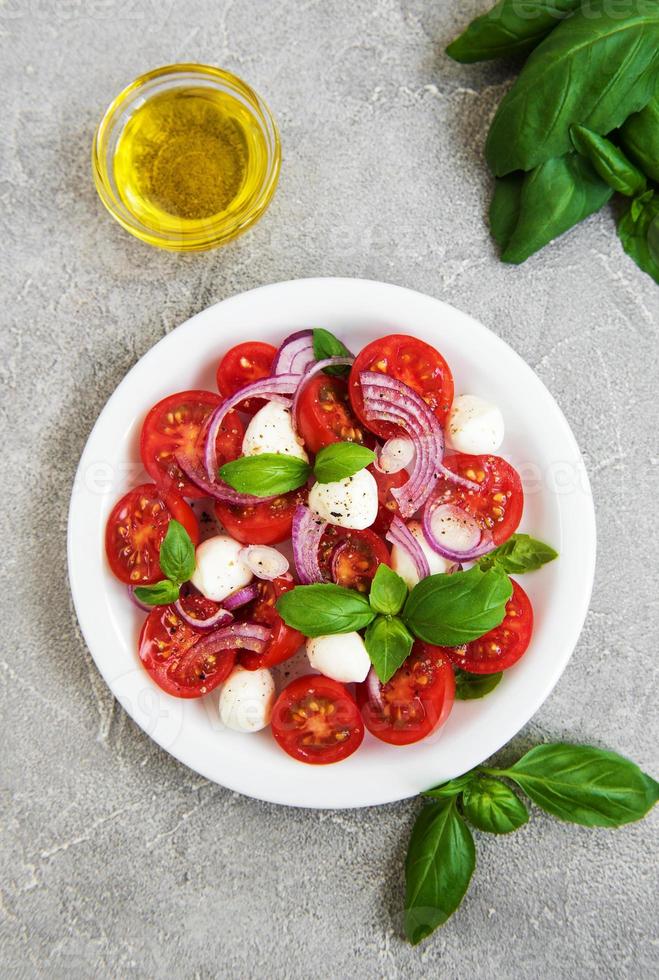 Italiaanse Caprese Salade foto