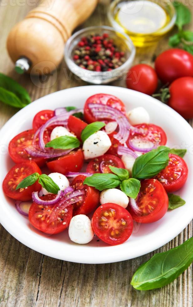 Italiaanse Caprese Salade foto