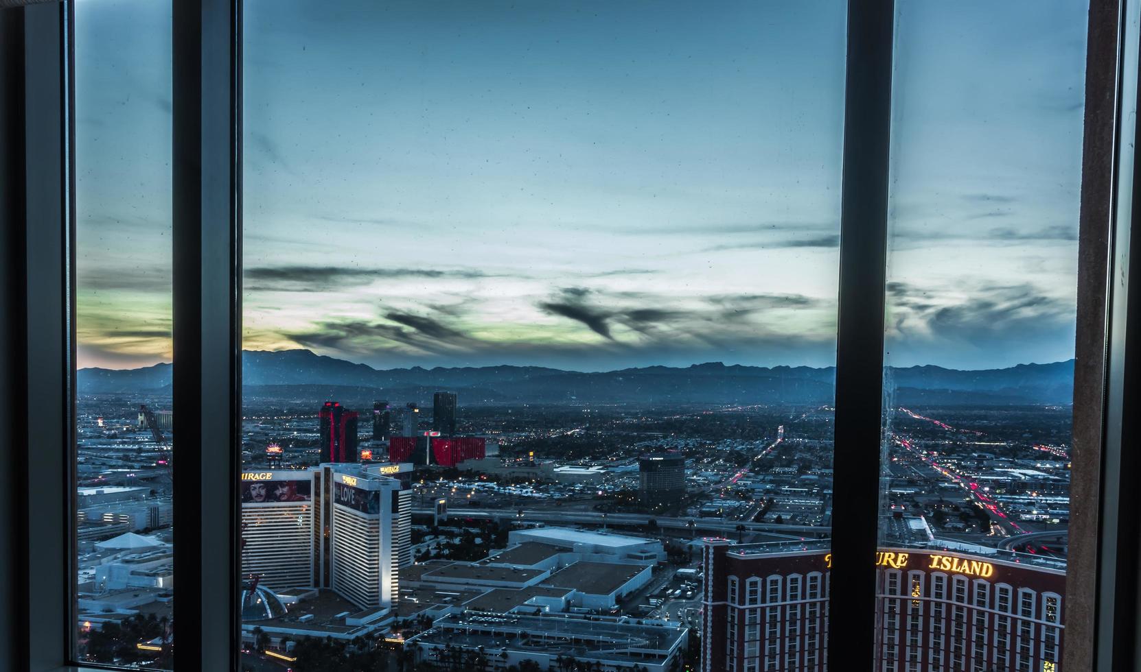 las vegas, nevada, 2021 - zicht op las vegas 's nachts foto