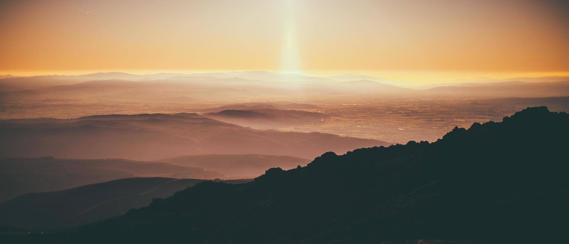 epische zonsonderganghemel foto