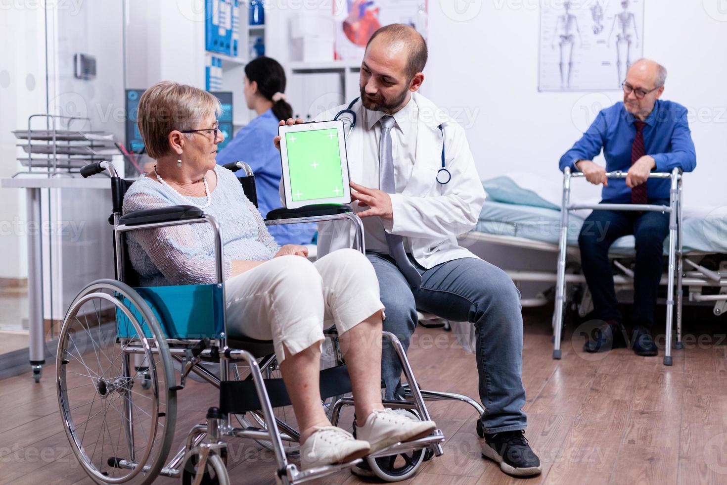 medische praktijk met tablet pc foto