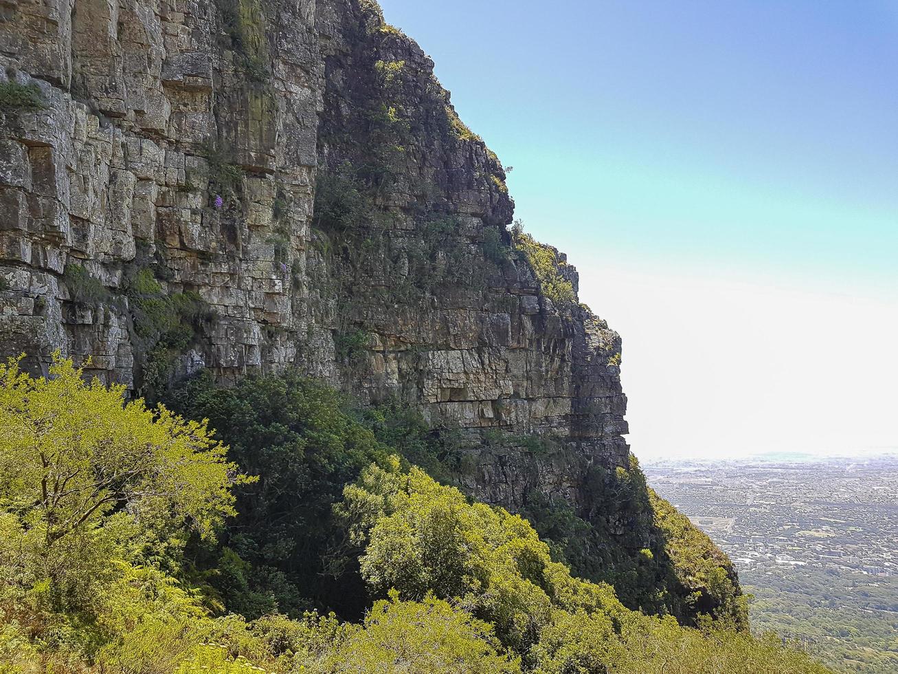 kliffen en rotsen tafelberg nationaal park kaapstad, afrika. foto