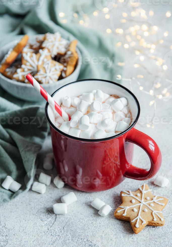 kerst warme chocolademelk in de rode kop foto