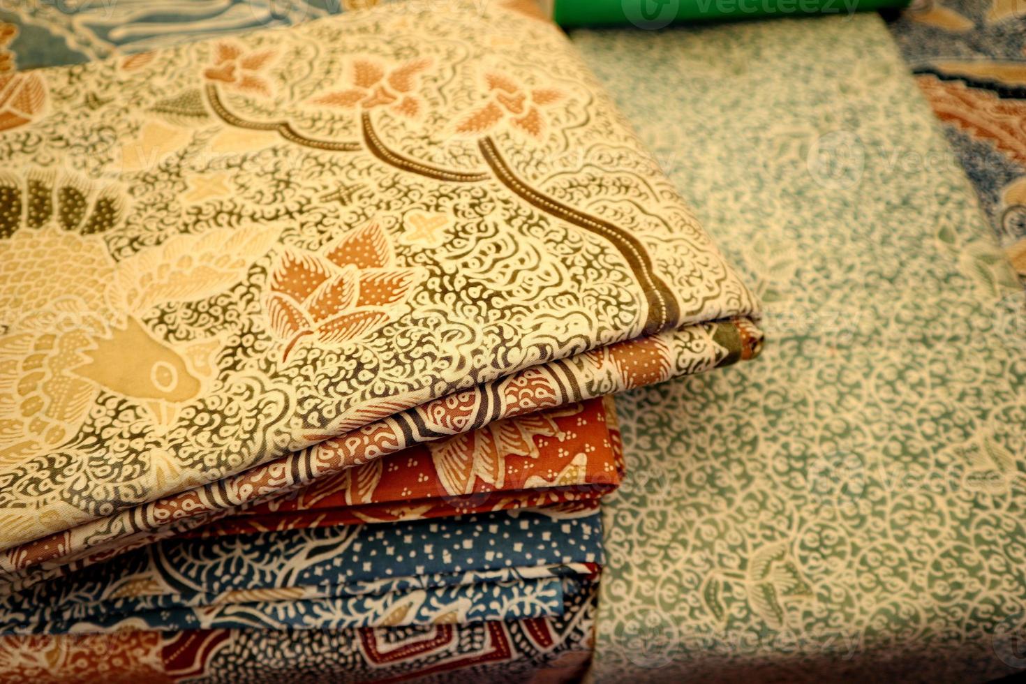 close-up van populaire stoffen in indonesië genaamd batik, dit is gemaakt van natuurlijke kleuren foto