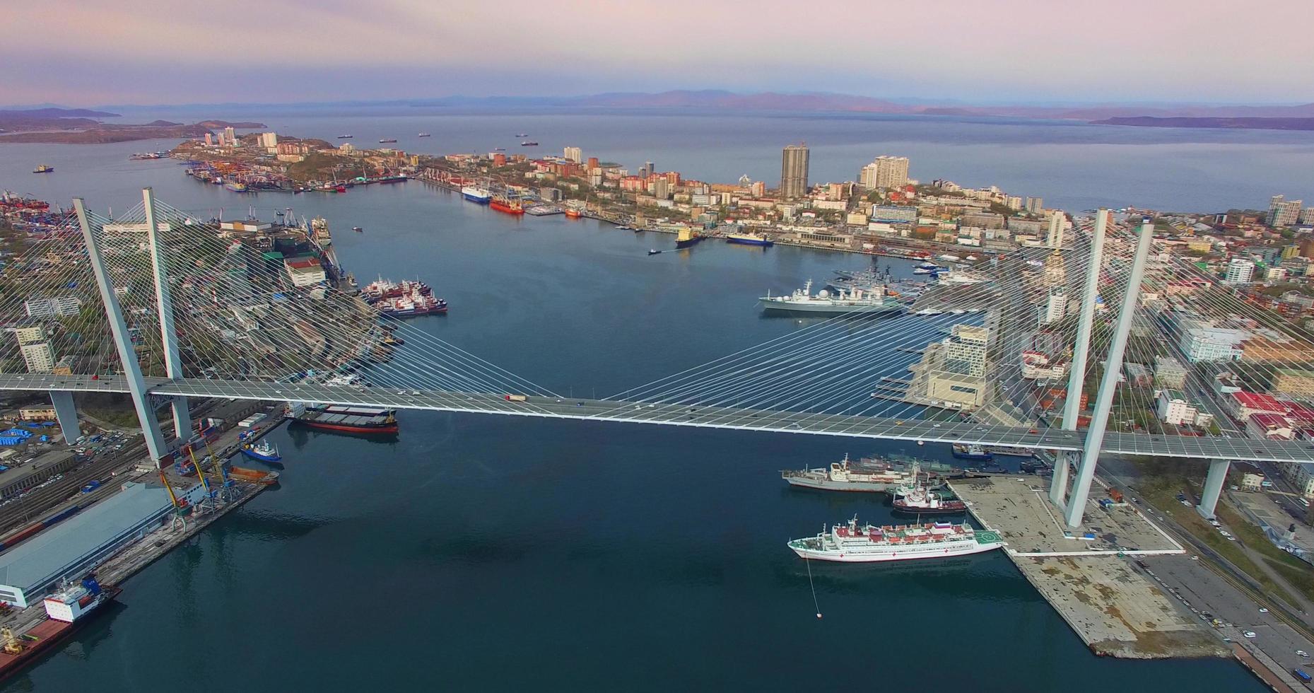 luchtfoto van het panorama van vladivostok foto