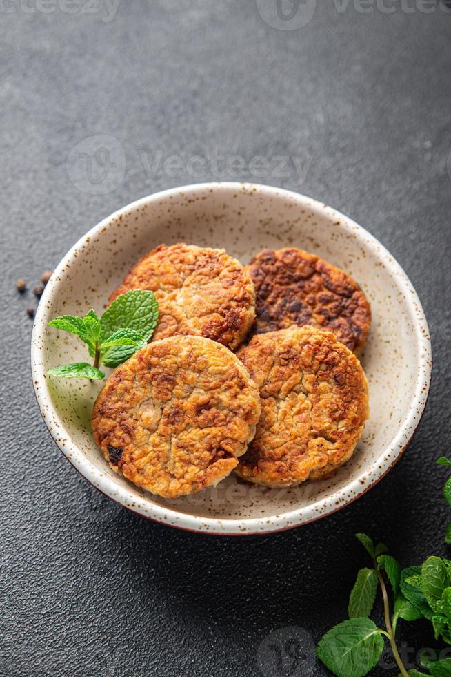 groentekoteletten bonen gehaktballen peulvruchten veganistisch of vegetarisch eten foto