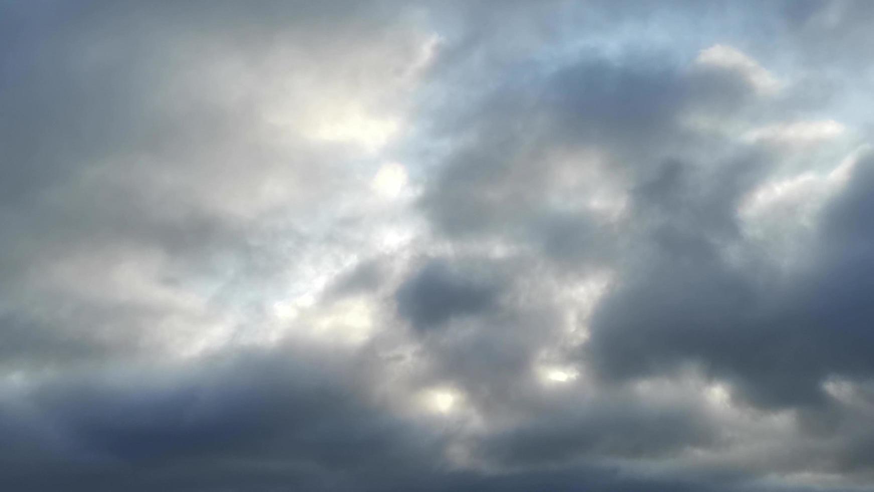 natuurlijke achtergrond met bewolkte lucht foto