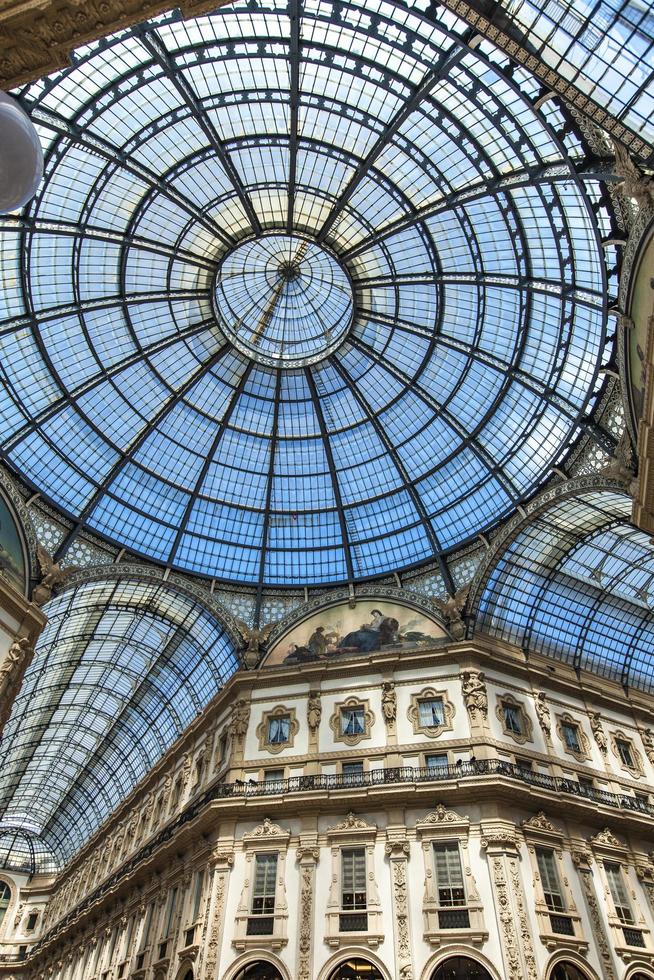 Milaan, Italië, 2017 - detail van galleria vittorio emanuele ii in milaan. het is een van 's werelds oudste winkelcentra, geopend in 1877. foto