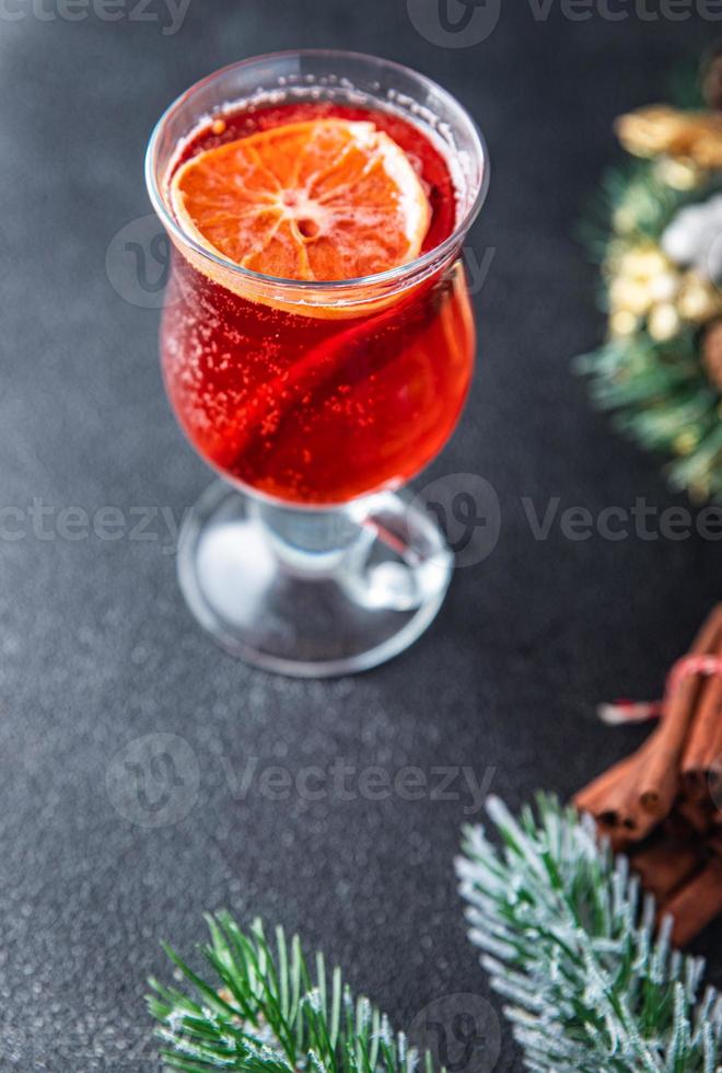 glühwein mousserend vakantie kerstmis cocktail party grog wijn kruiden nieuwjaar drankje foto