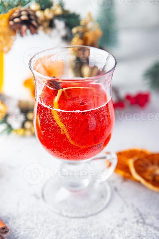 glühwein mousserend vakantie kerstmis cocktail party grog wijn kruiden nieuwjaar drankje foto