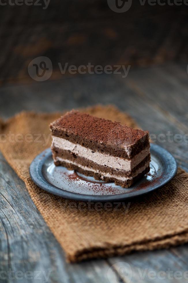 plakje lekkere zelfgemaakte chocoladetaart foto