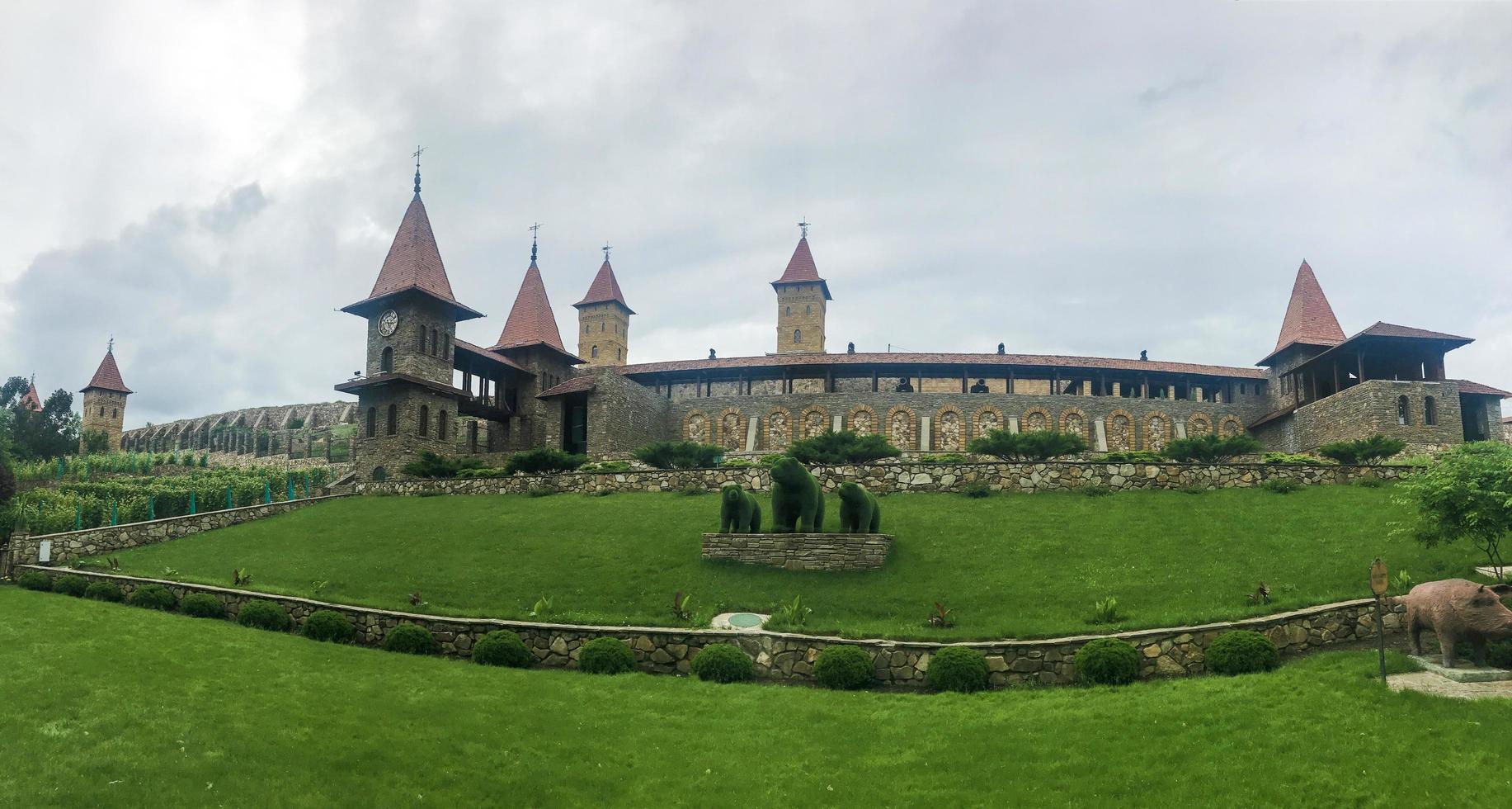 kamensk stad, rusland, 2021 - kasteel in park loga foto