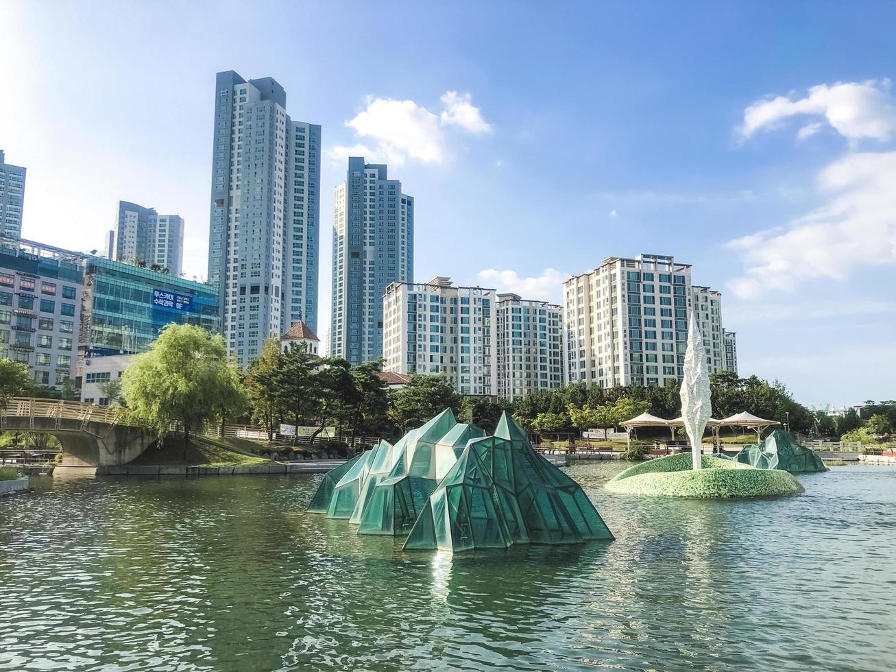 incheon, zuid-korea - 2021 - waterpark met fonteinen foto