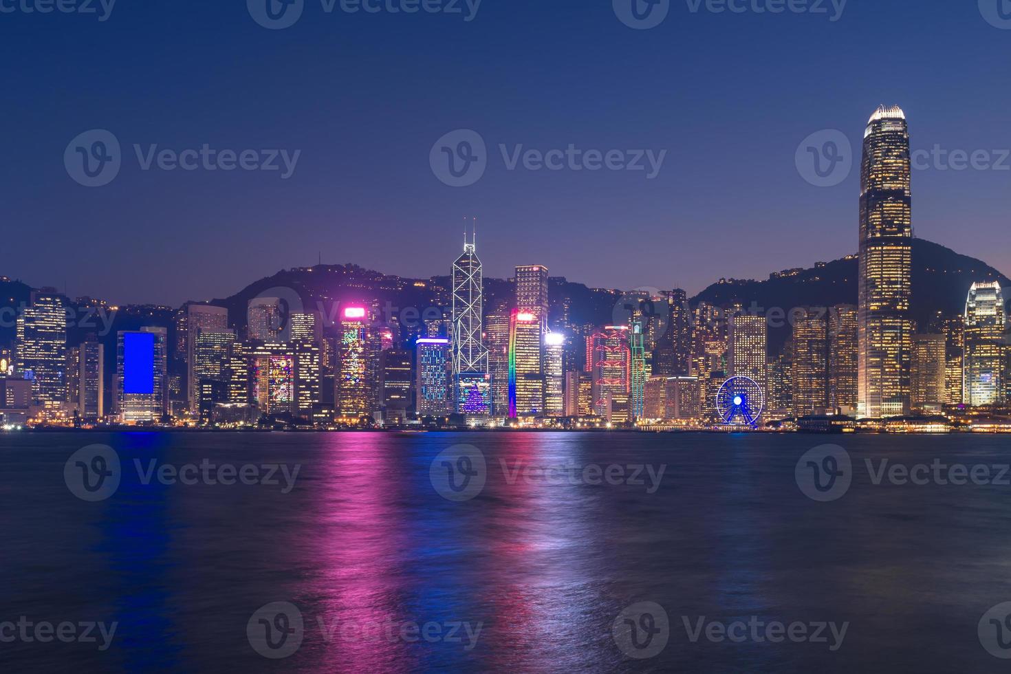 hong kong downtown het beroemde stadsgezicht uitzicht op de skyline van hong kong vanaf de kant van kowloon in hong kong foto